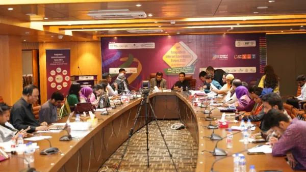 ইন্টারনেট ব্যবহারে নারীদের প্রযুক্তিগত জ্ঞান জরুরি