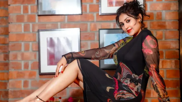 নতুন পরিচয়ে কুসুম সিকদার