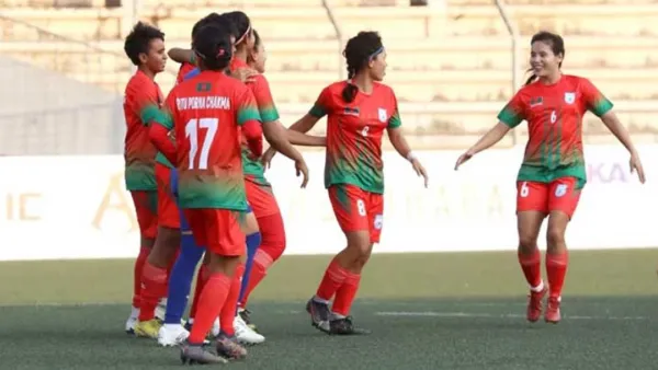 সিঙ্গাপুরকে ৩-০ গোলে উড়িয়ে দিল বাংলাদেশ