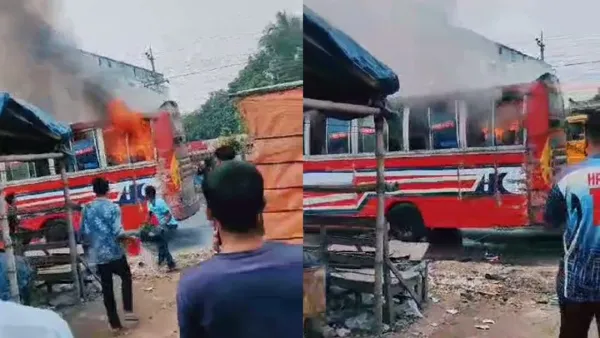 আশুলিয়ায় যাত্রীবেশে উঠে চলন্ত বাসে আগুন