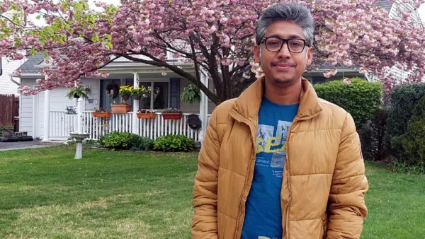 পুরস্কারের টাকা সহশিল্পীর চিকিৎসায় দিলেন রওনক