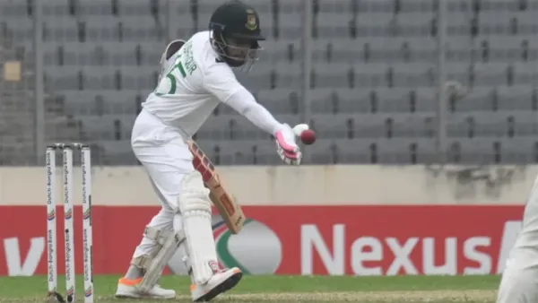 মুশফিকের আউট নিয়ে কৌতুক করল কলকাতা পুলিশ