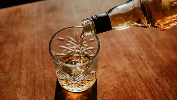 মদের টাকা না দেওয়ায় স্ত্রীকে হত্যা