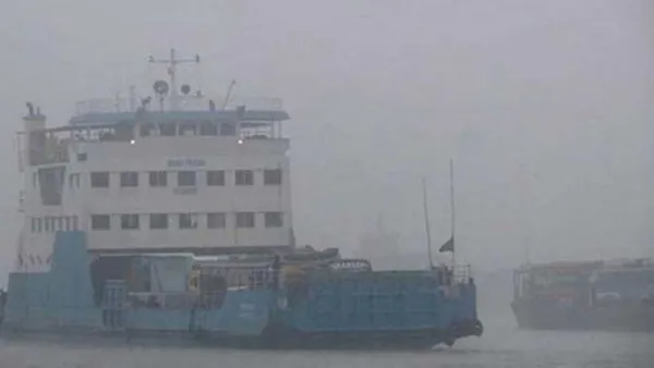 কুয়াশায় দৌলতদিয়া-পাটুরিয়া নৌরুটে ফেরি চলাচল বন্ধ