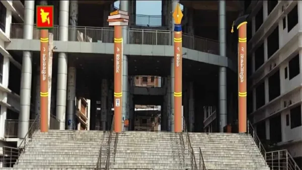 ৭২-এর সংবিধান নিয়ে দেশের প্রথম ভাস্কর্য ‘ধ্রুব ৭২’