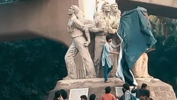 রাজু ভাস্কর্য থেকে কালো কাপড় সরাল ছাত্র ইউনিয়ন