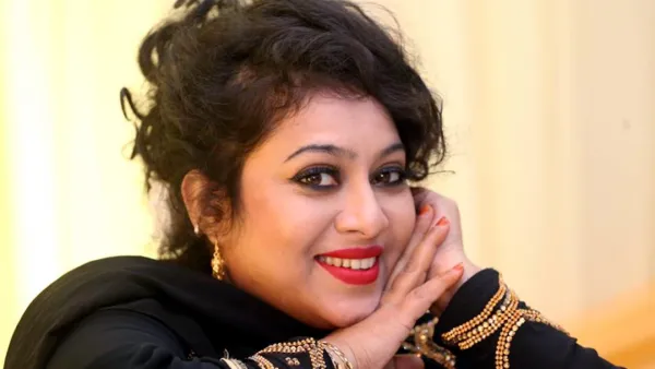 দেশে ফিরেছেন শাবনূর, করছেন রিহার্সালও