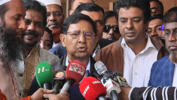 নৌকা প্রতীক পেয়ে ছেলেকে ‘ডামি প্রার্থী’ বললেন মন্ত্রী