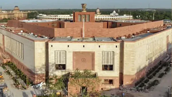 ভারতের পার্লামেন্ট থেকে ১৪১ এমপি বরখাস্ত