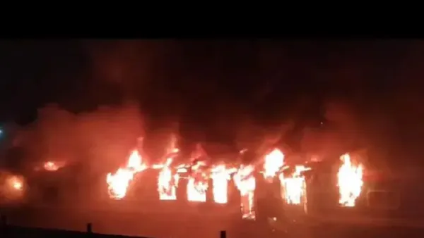 রাজধানীতে ট্রেনে আগুন, সিসিটিভি ফুটেজে যা দেখা গেল