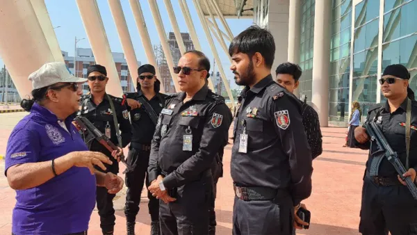 কক্সবাজার এক্সপ্রেস ট্রেনের টিকিট কালোবাজারি ঠেকাতে মাঠে র‍্যাব