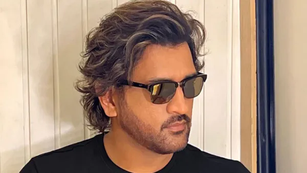 ধোনির সাজগোজে সময় লাগে ঘণ্টারও বেশি, কেন?