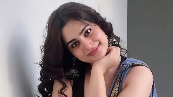 বিগ বসের বাড়িতে অসুস্থ আয়েশা, নেওয়া হয় হাসপাতালে