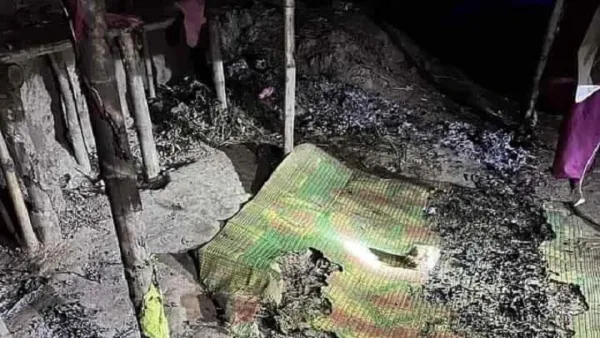 আধা কিলোমিটার দূরত্বে নৌকা প্রার্থীর ২ ক্যাম্পে আগুন