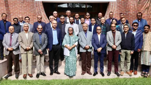 গুজবের বিরুদ্ধে সাংবাদিকদের সতর্ক থাকার আহ্বান প্রধানমন্ত্রীর