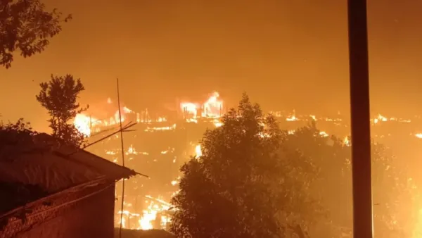 মধ্যরাতে উখিয়ার রোহিঙ্গা ক্যাম্পে ভয়াবহ আগুন