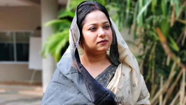 ভোট বর্জন করলেন ডলি সায়ন্তনী