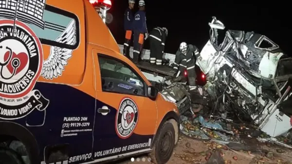 ব্রাজিলে বাস-ট্রাক সংঘর্ষে নিহত ২৫