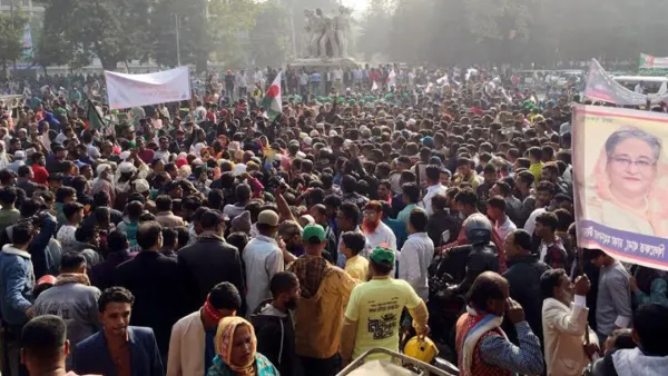 সোহরাওয়ার্দী উদ্যানে জড়ো হচ্ছেন আওয়ামী লীগের নেতাকর্মীরা