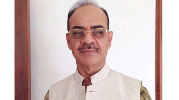 বিমান ও পর্যটন মন্ত্রণালয়ে ফিরে এলেন ফারুক খান