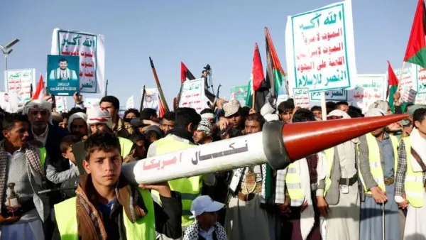 এবার যুক্তরাষ্ট্রের বাণিজ্যিক জাহাজে হুথিদের ক্ষেপণাস্ত্র হামলা