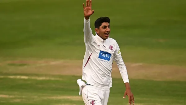 ভারতের ভিসা না পাওয়ায় দেশে ফিরে গেলেন ইংলিশ স্পিনার বশির