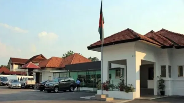 মালয়েশিয়ায় ট্রাভেল পারমিট নিতে গিয়ে যেভাবে ধরা পড়লেন ৩ রোহিঙ্গা