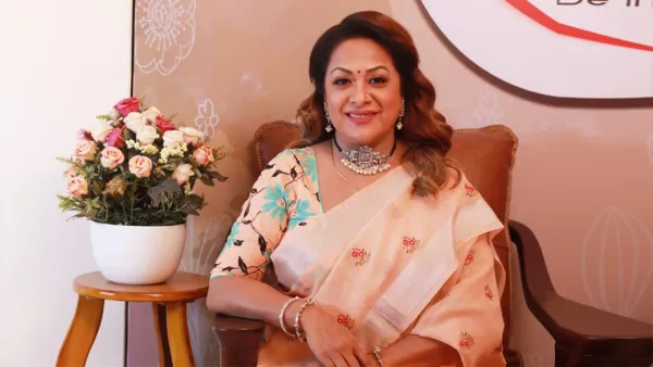 অরুণার স্ট্যাটাসে উত্তাল নেটদুনিয়া