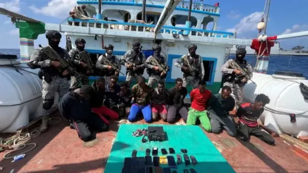 জলদস্যুদের হাত থেকে পাকিস্তানি নাবিকদের বাঁচাল ভারতীয় নৌবাহিনী