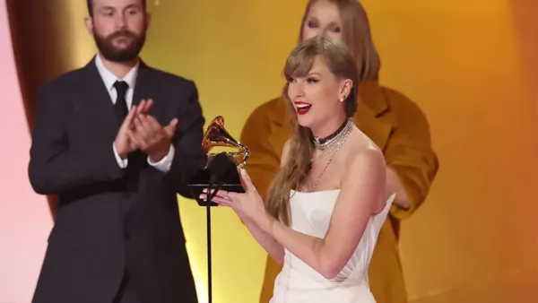 গ্র্যামি অ্যাওয়ার্ডে ইতিহাস গড়লেন টেইলর সুইফট