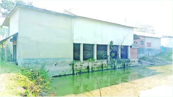 প্রশাসন-পাউবো ঠেলাঠেলি হচ্ছে না উচ্ছেদ অভিযান