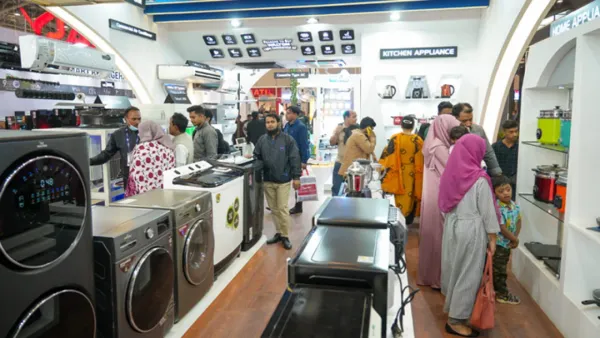 বিশ্বমানের পণ্য নিয়ে বাণিজ্য মেলায় ওয়ালটন