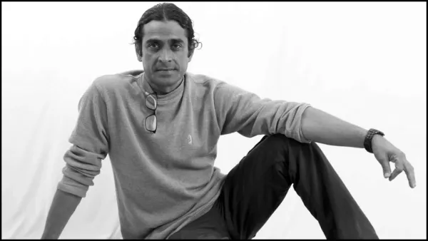 মায়ের কবরে চিরনিদ্রায় আহমেদ রুবেল