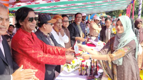 নারীরা পিছিয়ে নেই, সকল ক্ষেত্রে এগিয়ে যাচ্ছেন: মাহবুবুর