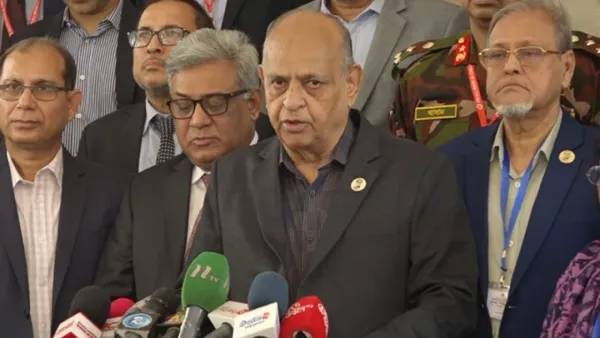 সংখ্যা বাড়ানো নয়, দক্ষ চিকিৎসক তৈরিই মূল লক্ষ্য: স্বাস্থ্যমন্ত্রী