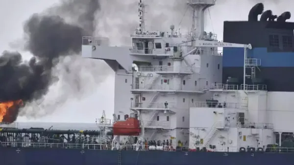 এবার ইরানগামী জাহাজে হুতিদের ক্ষেপণাস্ত্র হামলা