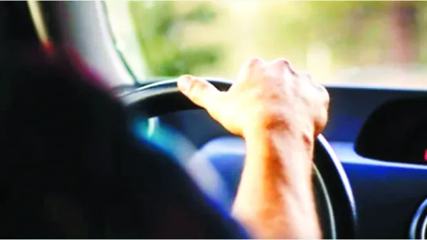 গাড়ি চালানো অবস্থায় মেরুদণ্ডে আঘাত পেলে