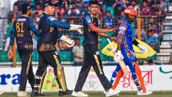 ৫ ম্যাচ পর জয় পেল খুলনা, টানা দশম হার ঢাকার