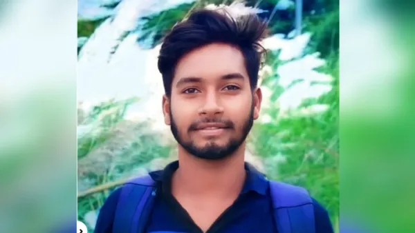 সাপ ধরে বস্তায় ঢুকানোর সময় কামড়, কলেজছাত্রের মৃত্যু