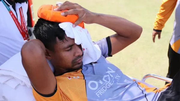 চিকিৎসা শেষে ঢাকায় ফিরলেন মোস্তাফিজ, মাঠে ফেরা নিয়ে শঙ্কা