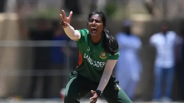 বর্ষসেরা বোলিং পুরস্কার জিতলেন মারুফা