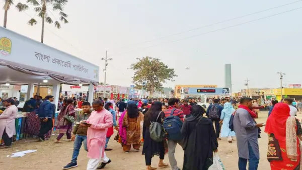 সকাল ৮টায় বইমেলার দ্বার খুলল