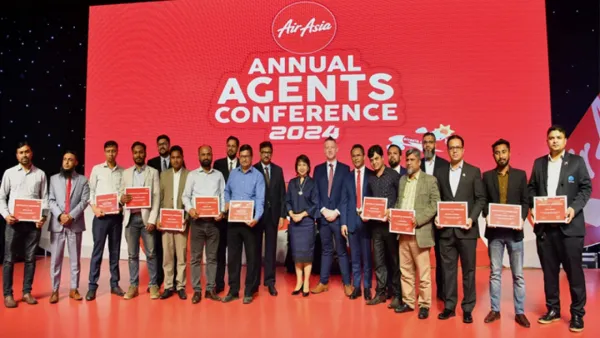 বাংলাদেশি ২০ এজেন্টকে পুরস্কৃত করল এয়ার এশিয়া