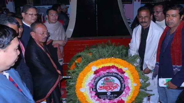 খাগড়াছড়ি কেন্দ্রীয় শহীদ মিনারে পার্বত্য প্রতিমন্ত্রীর শ্রদ্ধা