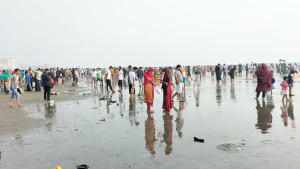 কক্সবাজারে লাখো পর্যটকের ভিড়