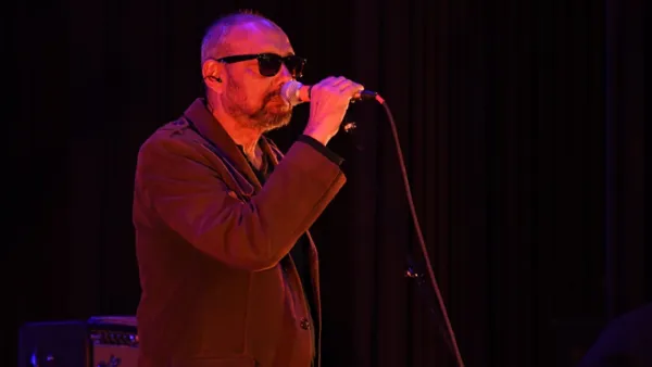 ‘মালা’র জন্মদিনে ঢাকায় গাইবেন অঞ্জন দত্ত