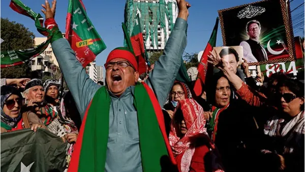 আবারও রাজপথে ইমরান খানের দল