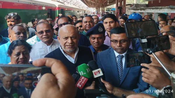 ঈদযাত্রায় ট্রেনের বগি বাড়বে: রেলপথমন্ত্রী