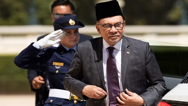 চীনের সঙ্গে সম্পর্ক, নিজেদের অবস্থান স্পষ্ট করলেন মালয়েশিয়ার প্রধানমন্ত্রী