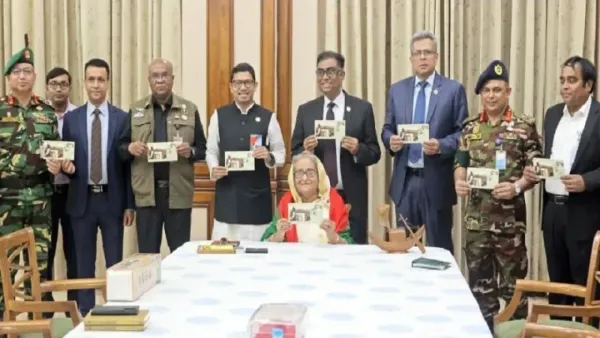 ৭ মার্চের স্মারক ডাকটিকিট ও উদ্বোধনী খাম অবমুক্ত